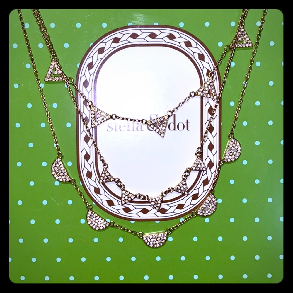 EUC Stella & Dot Pave Chevron Necklace (gold)